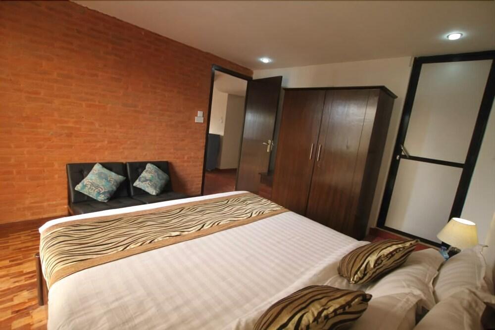 Gaju Suite Hotel Kathmandu Exterior photo